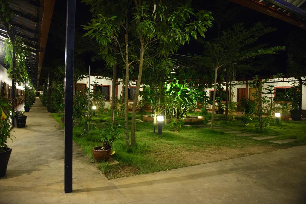 Zana Beach Guesthouse Sihanoukville Exterior foto